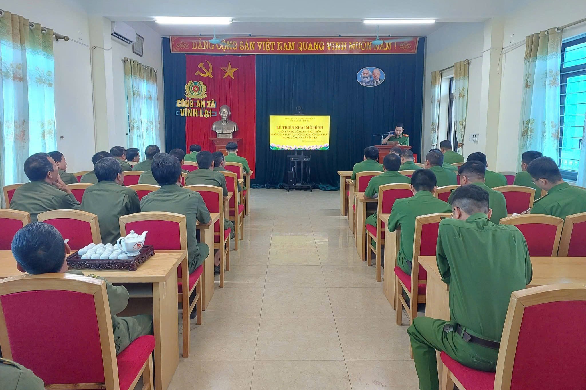 Công an xã Vĩnh Lại triển khai mô hình “Mỗi cán bộ Công an - Một thôn không ma túy” và “Dòng họ không ma túy”
